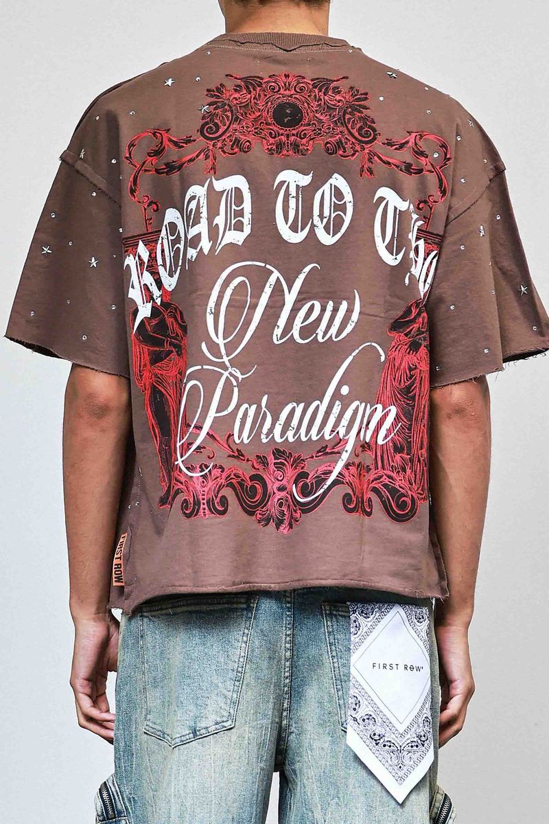 First-row explorer tee